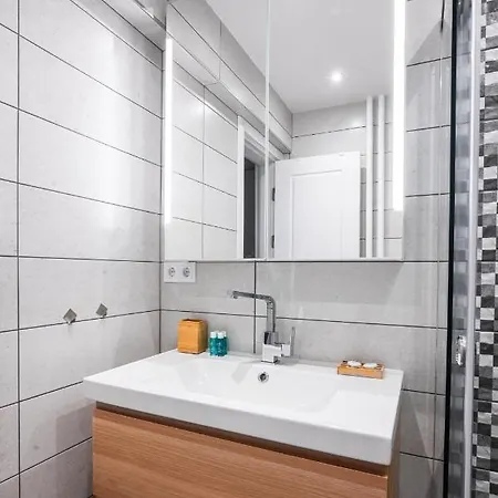Appartement Spacious 1bd Flat In Lozenets - Modern & By Flat Mаnager Sofia